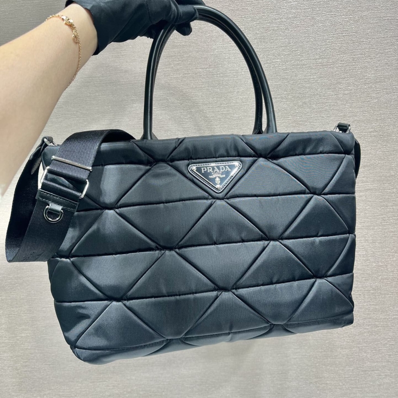 Pra*a shopping bags